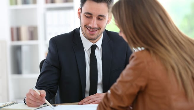 advisor helping student