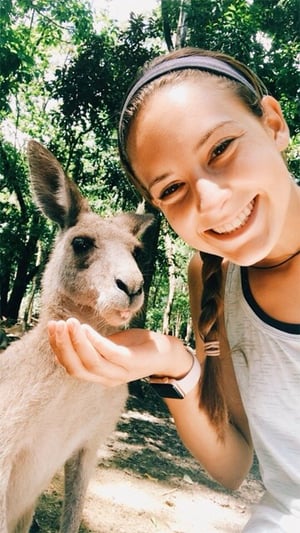 Julia Simkus selfie with kangeroo-1