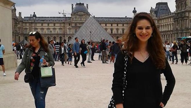 Sarah at The Lourve