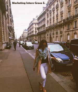 Woman-walking-down-the-street-in-Paris