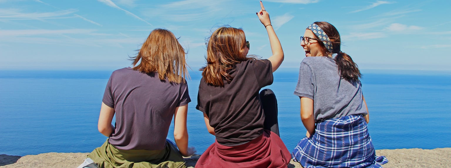 friends at the cliffs of moher