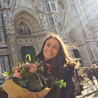 Vanessa D. in front of the Duomo